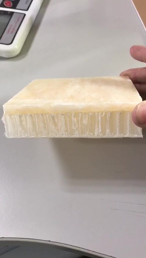 Onyx honeycomb panel for backlighting